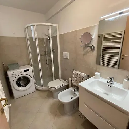 In Einer Privaten Mit Meerblickterrasse, Auf Dem Huegel Des Capo Berta Apartamento Diano Marina