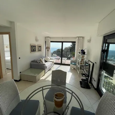 In Einer Privaten Mit Meerblickterrasse, Auf Dem Huegel Des Capo Berta Apartamento