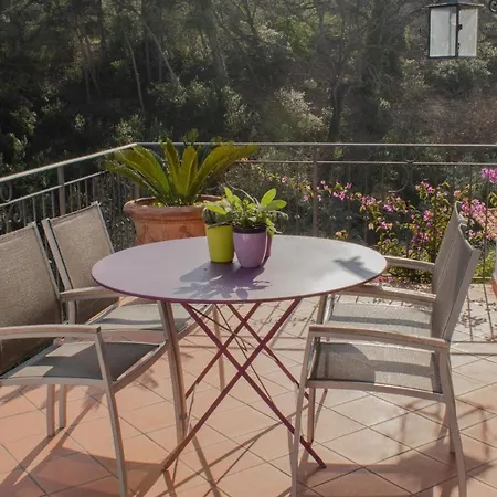 In Einer Privaten Mit Meerblickterrasse, Auf Dem Huegel Des Capo Berta * Diano Marina